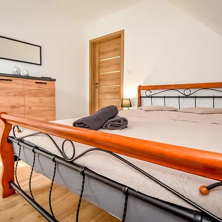 Pod Brzyzkiem Horská chata Białka Tatrzańska